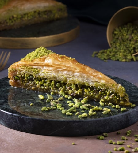 Baklava triangles with pistachios from Karakoy Guluoglu - 1 kg