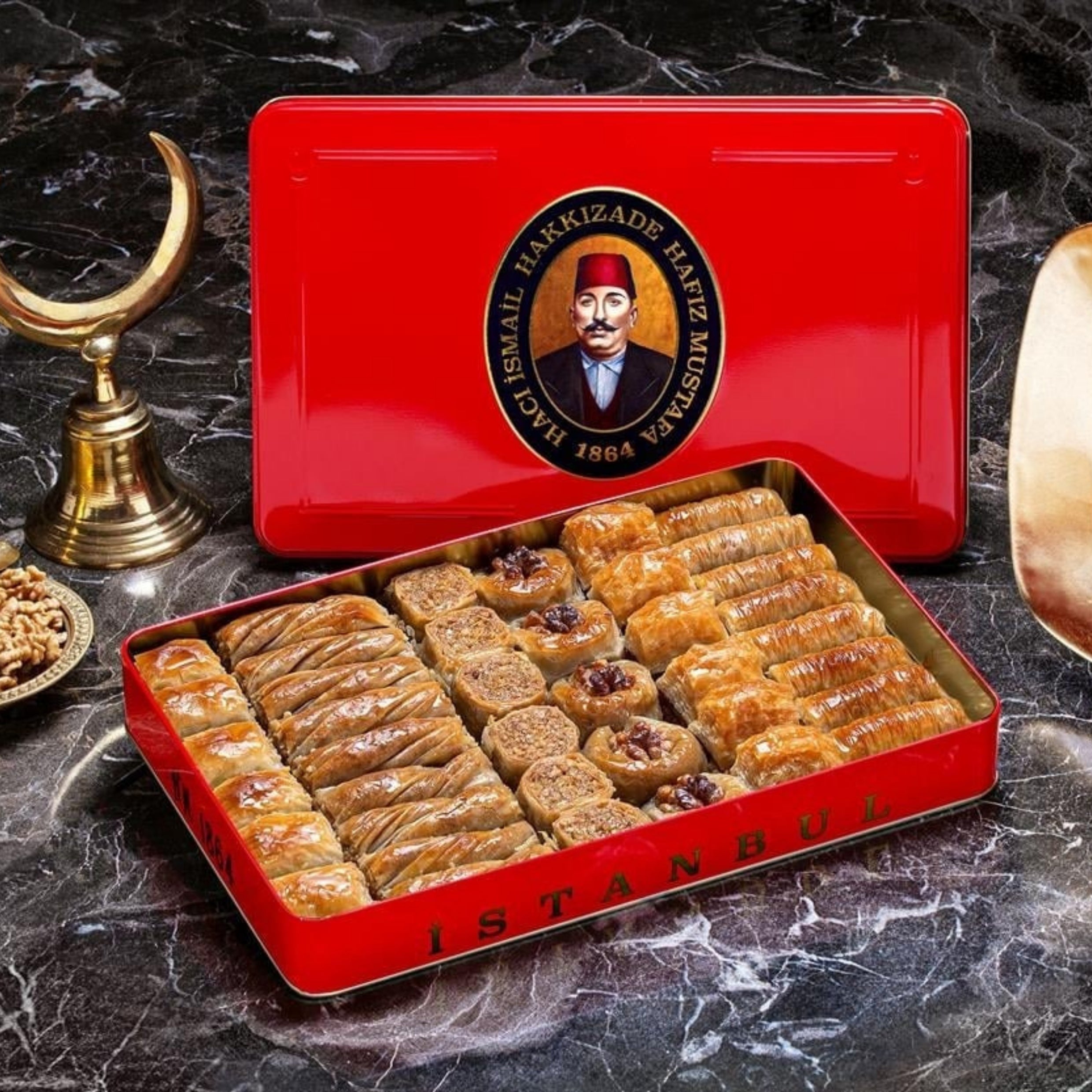 بقلاوة مشكلة بالجوز من حافظ مصطفى