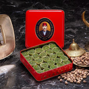 قصر إسطنبول - بقلاوة محشوة بالفستق من حافظ مصطفى