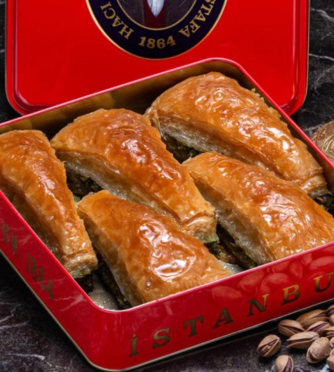 Hafiz Mustafa Carrot Slice Baklava with Pistachio - 1 kg Small Box