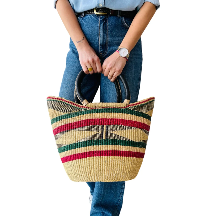 شنطة شاطئ يدويّة الصنع من الأعشاب الطبيعية – تصميم أفريقي تقليدي