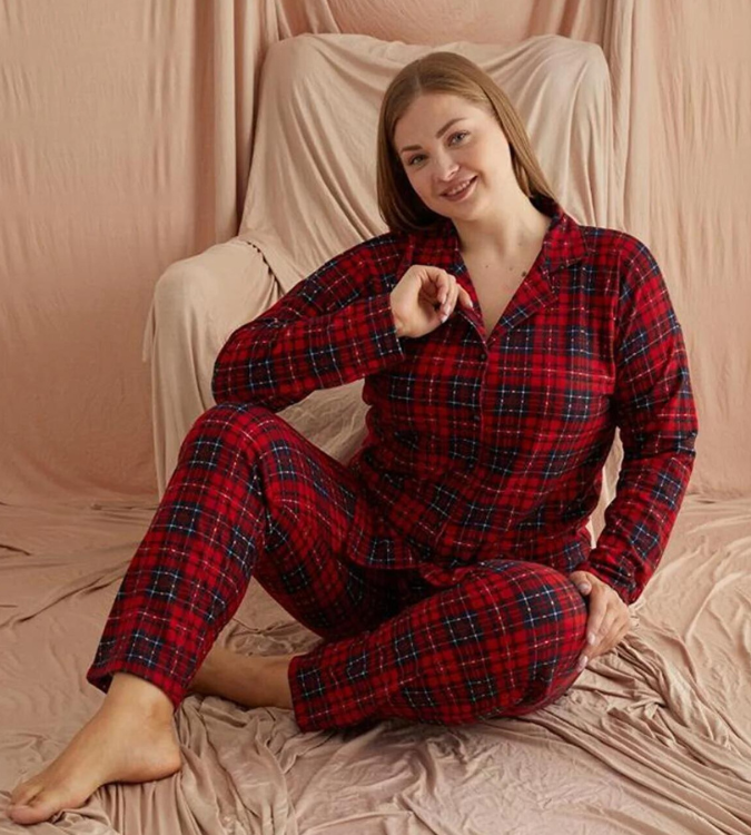 Women's winter pajamas with buttons, large size, red