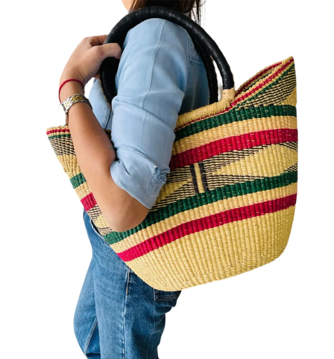 شنطة شاطئ يدويّة الصنع من الأعشاب الطبيعية – تصميم أفريقي تقليدي
