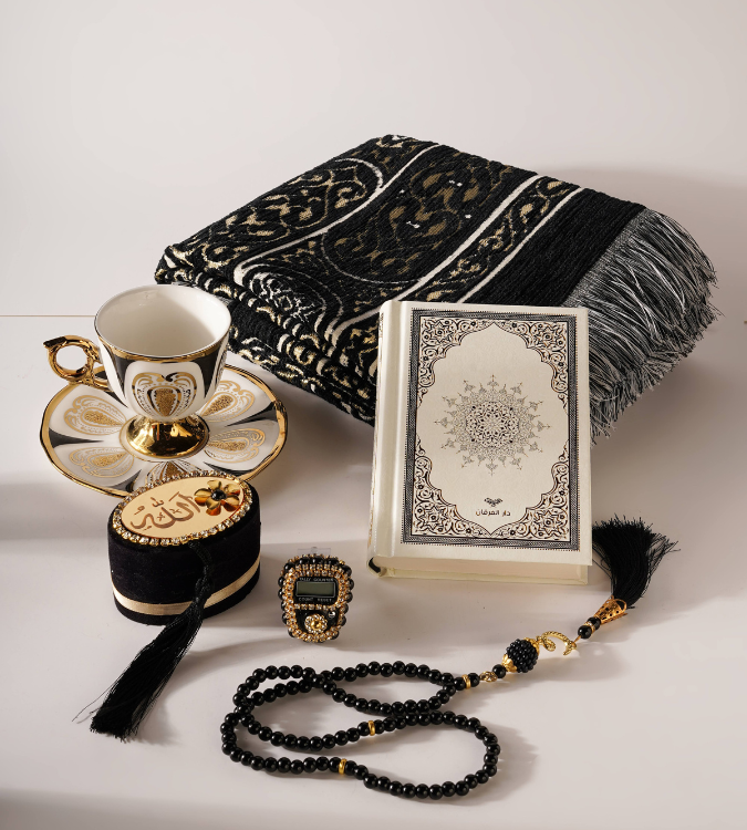Luxury Ramadan gift set with gold and black details