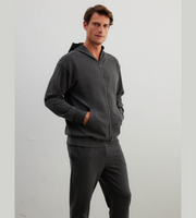 طقم رجالي بسوفت تاتش يتكون من سويت شيرت بسحاب وبنطلون بلون أنثراسيت