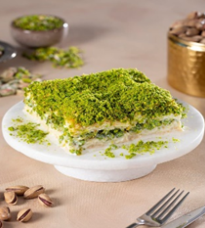 بقلاوة الحليب البارد – طبقات ناعمة محشوّة بالفستق الخشن والناعم لمذاق مزدوج