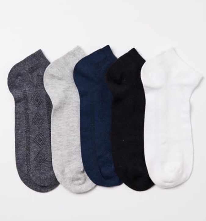 طقم جوارب رجالية مطرزة (5 أزواج) – أناقة يومية وراحة مثالية