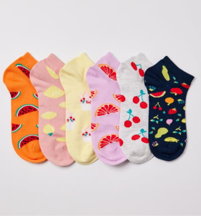طقم جوارب نسائية بطبعات فواكه (6 أزواج) – ألوان مرحة وخامة مريحة