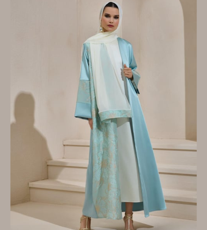 Vera Abaya with luxurious design and scarf