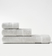 طقم مناشف Auraline (3 قطع) – قطن عضوي 100% – رمادي أنيق بلمسة فاخرة