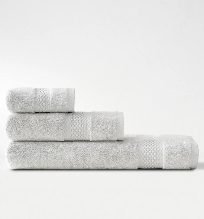 طقم مناشف Auraline (3 قطع) – قطن عضوي 100% – رمادي أنيق بلمسة فاخرة