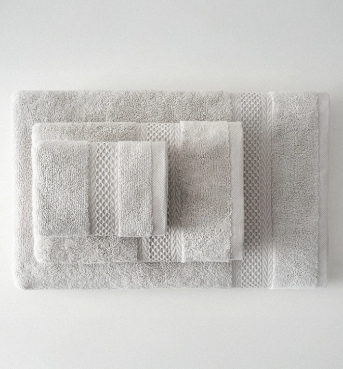 طقم مناشف Auraline (3 قطع) – قطن عضوي 100% – رمادي أنيق بلمسة فاخرة