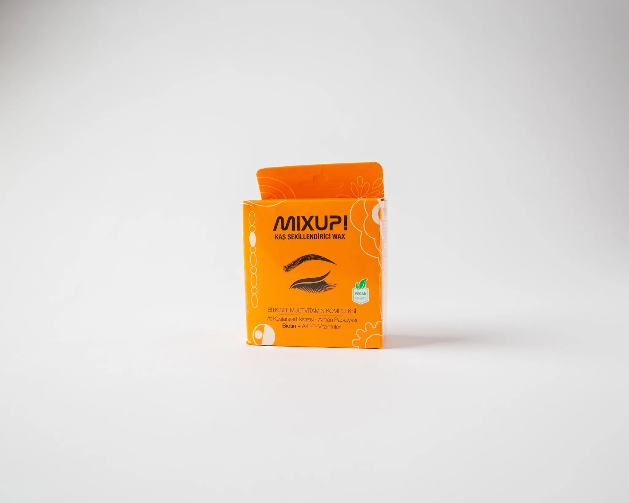 Transparent eyebrow wax fixing gel - for a natural and fixed look