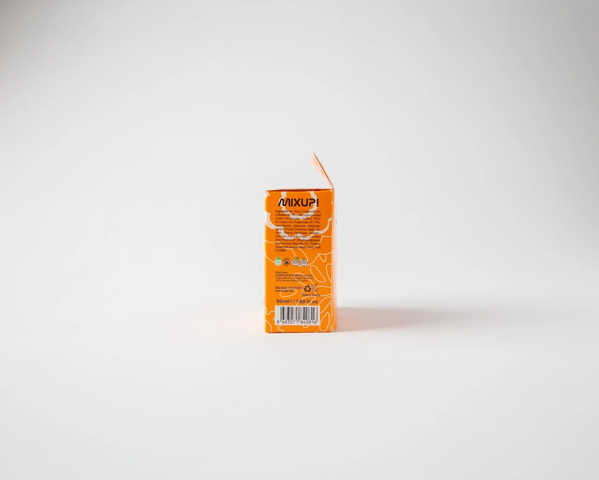 Transparent eyebrow wax fixing gel - for a natural and fixed look