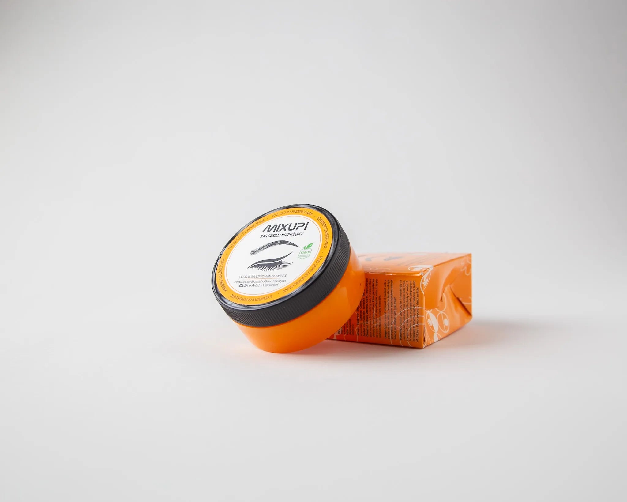 Transparent eyebrow wax fixing gel - for a natural and fixed look