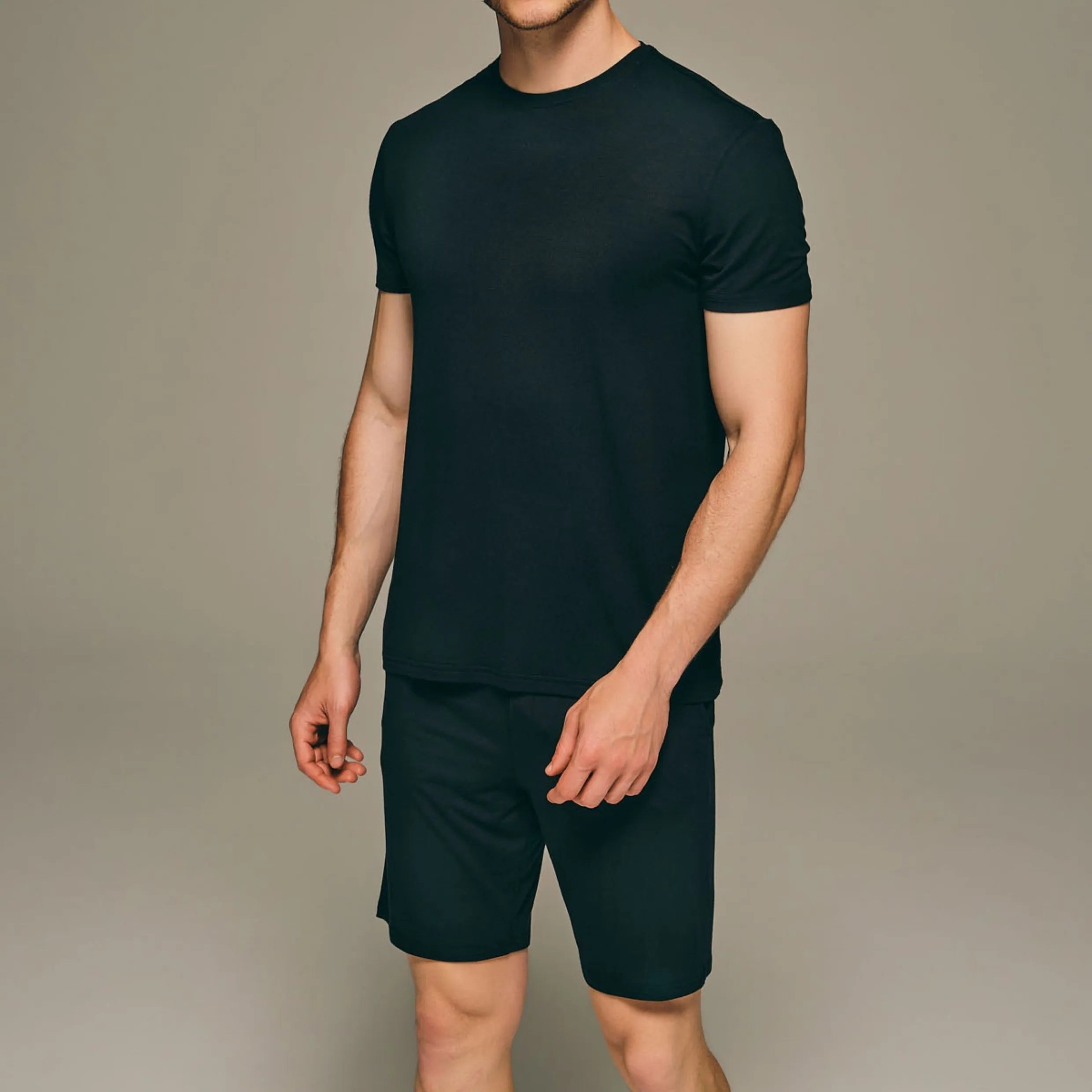 تيشيرت رجالي بياقة دائرية كم قصير من مودال