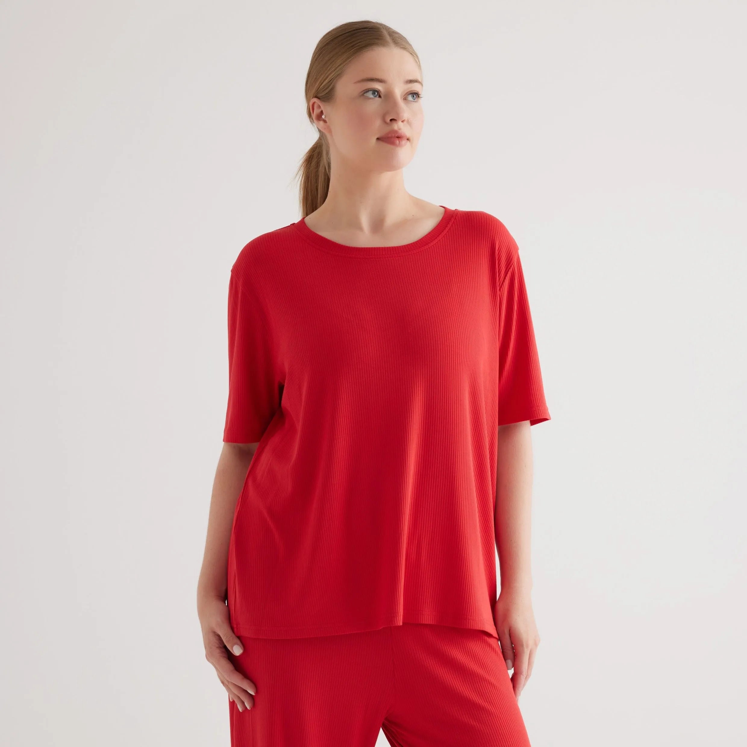 تيشيرت نسائي بلس سايز من قماش مودال كشكير