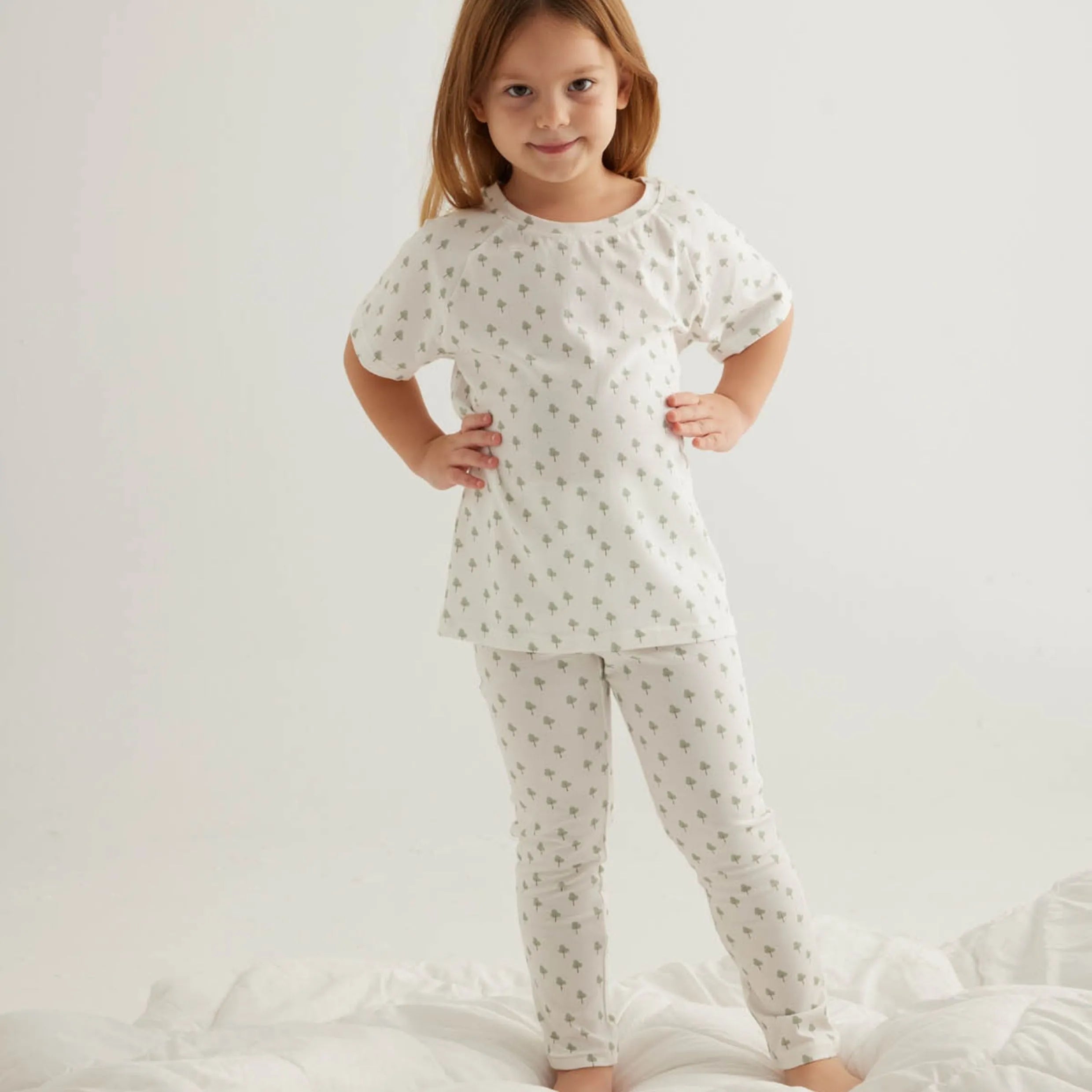 طقم بيجاما بناتي قطنية – نصف كم وبنطال طويل بطبعات