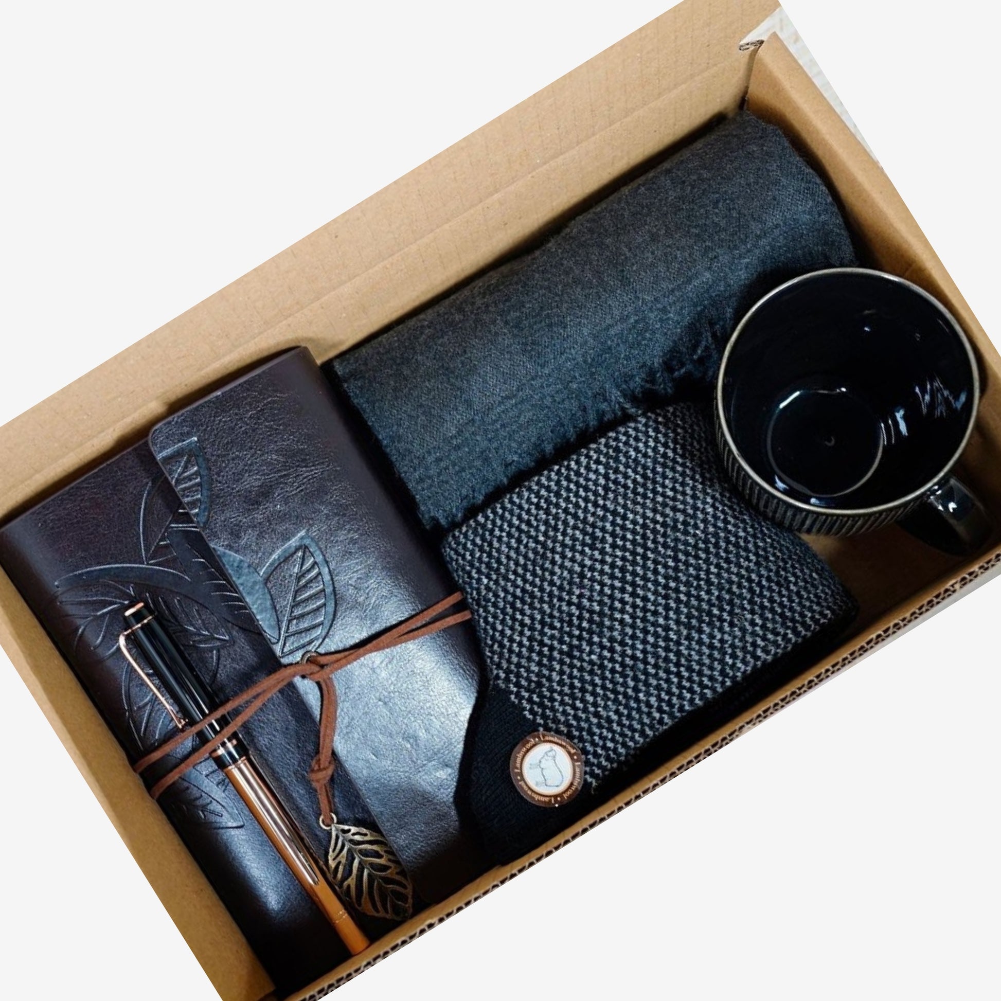 أطقم هدايا فاخرة ومتنوعة – مناسبة للنساء والرجال zawazingo