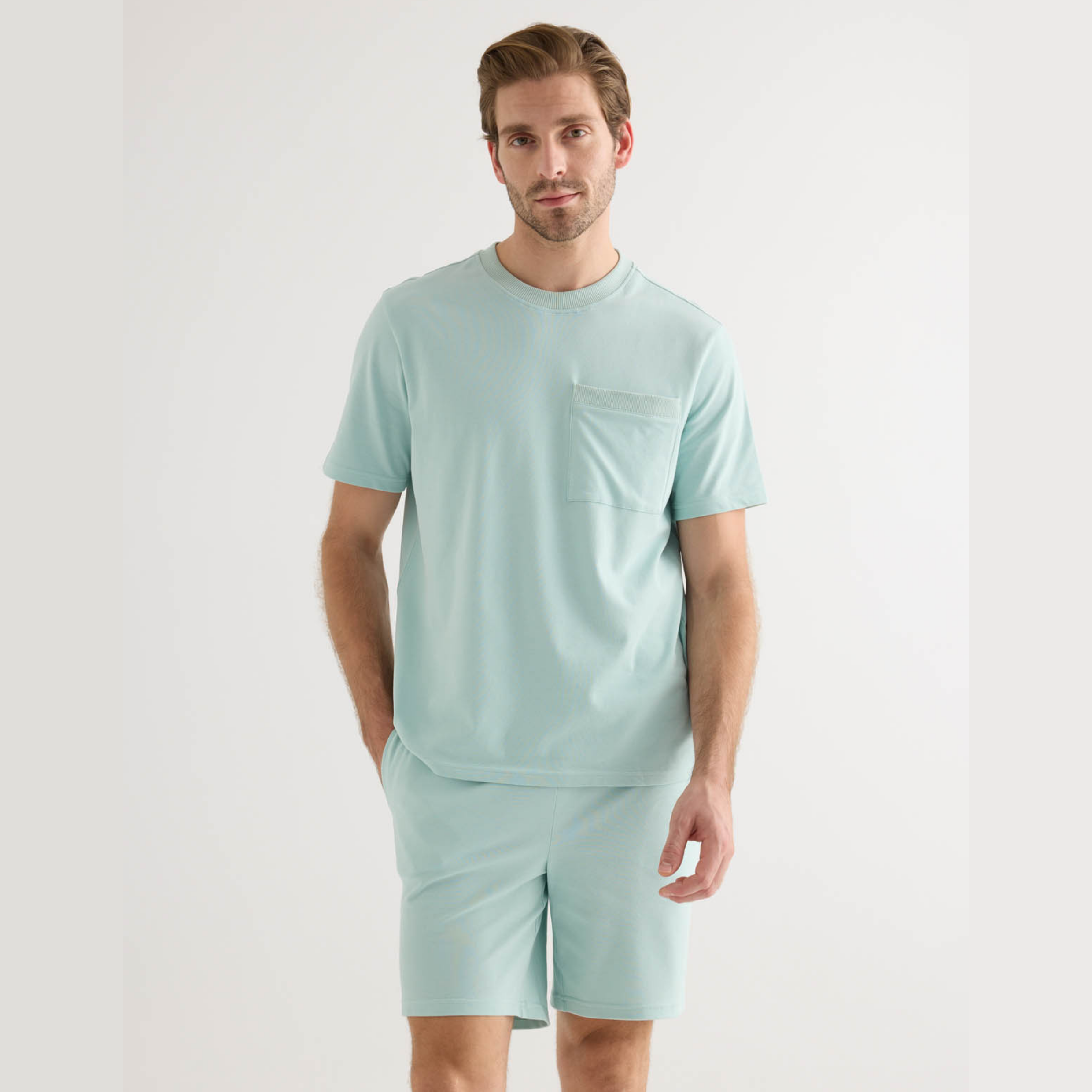 Men's cotton T-shirt with pocket and short sleeves