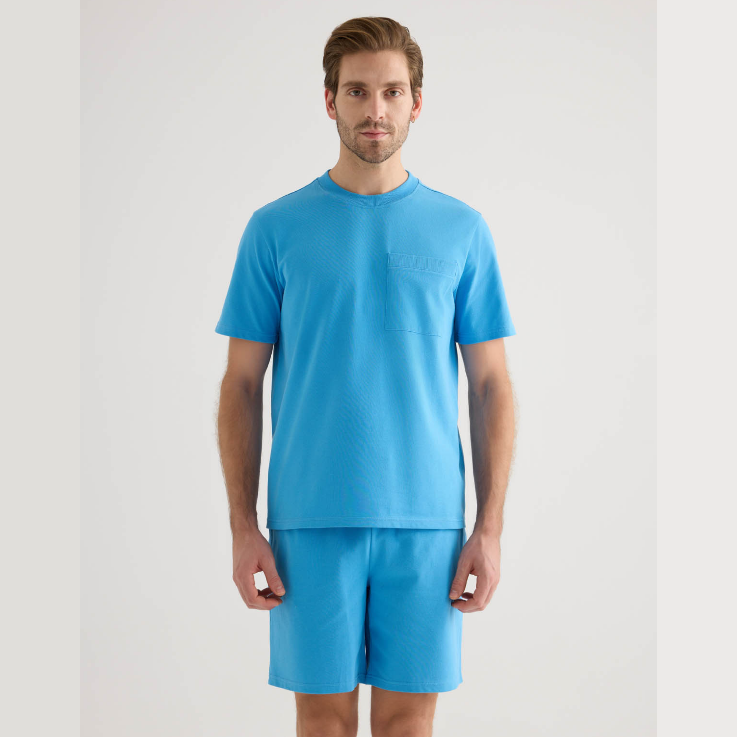 Men's cotton T-shirt with pocket and short sleeves
