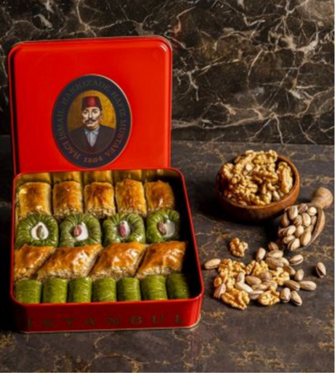 Hafiz Mustafa Assorted Baklava with Pistachio and Walnuts - Small Box 1kg