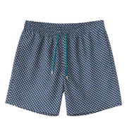 شورت سباحة رجالي بطبعة هندسية – كحلي | قماش سريع الجفاف وراحة مثالية