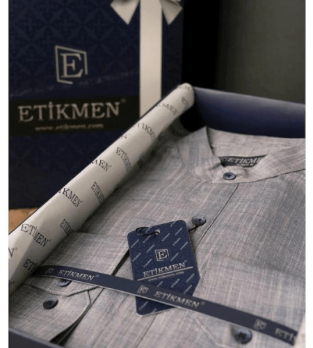 Men's shirt with a classic collar and buttons design