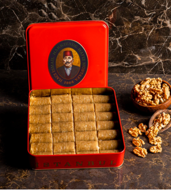 Walnut Wrap Baklava - 1kg Small Box - Hafiz Mustafa