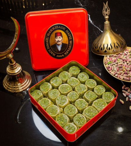 Palace Wrap Baklava with Pistachio - Small Box 1 kg _ Hafiz Mustafa.