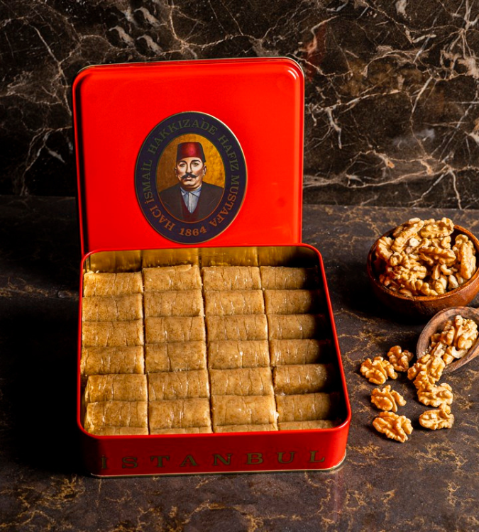 Walnut Wrap Baklava - 1kg Small Box - Hafiz Mustafa