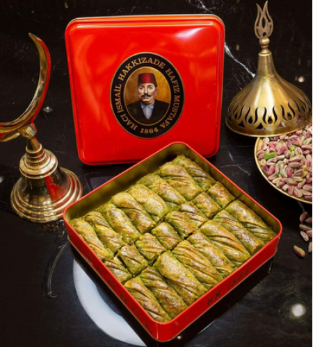 Folded Baklava with Pistachio - Small Box 1kg - by Hafiz Mustafa